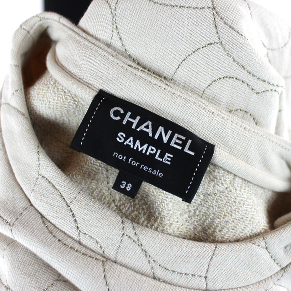 CHANEL Camelia Floral Stitched Beige Cotton Crewneck Sweater 38 Logo CC Button - Picture 6 of 7